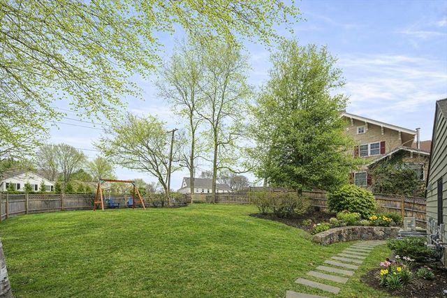 2 Edgewater Place, Winchester, MA 01890