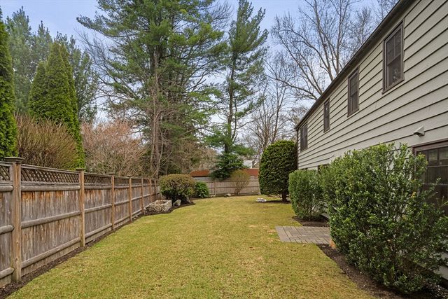 2 Edgewater Place, Winchester, MA 01890