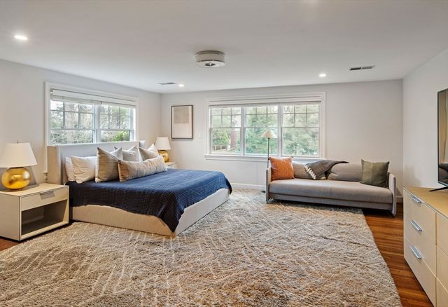 2 Edgewater Place, Winchester, MA 01890