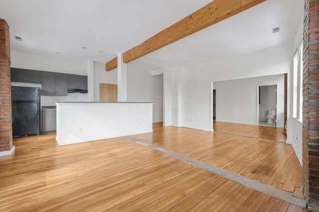 1131 N High Street, 301, Columbus, OH 43201