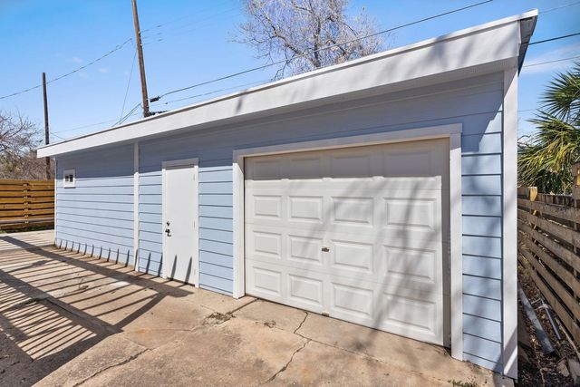 906 E 43rd ST, Austin, TX 78751