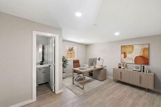 906 E 43rd ST, Austin, TX 78751