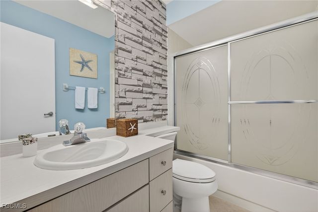 1100 Pondella RD 811, Cape Coral, FL 33909