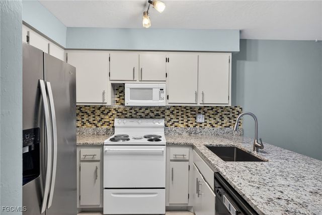 1100 Pondella RD 811, Cape Coral, FL 33909