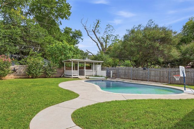 5809 Waltham Avenue, Fort Worth, TX 76133