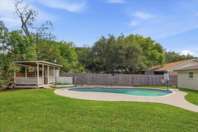 5809 Waltham Avenue, Fort Worth, TX 76133