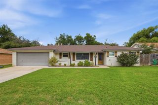 5809 Waltham Avenue, Fort Worth, TX 76133