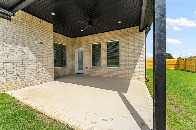 675 Primitivo Avenue, Tontitown, AR 72762