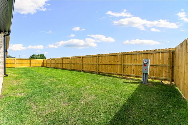 675 Primitivo Avenue, Tontitown, AR 72762