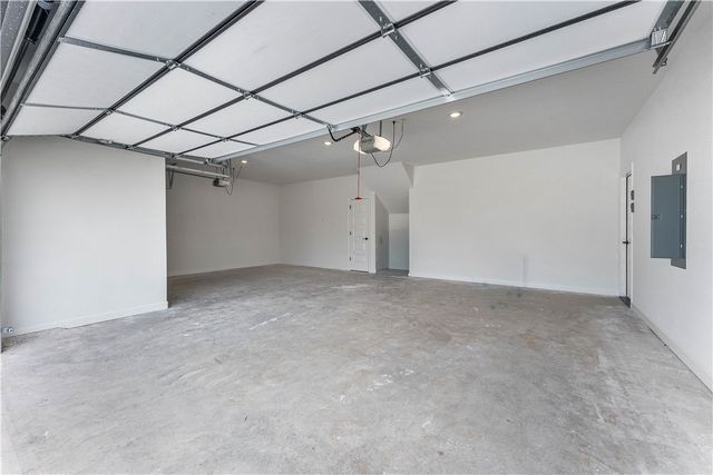 675 Primitivo Avenue, Tontitown, AR 72762