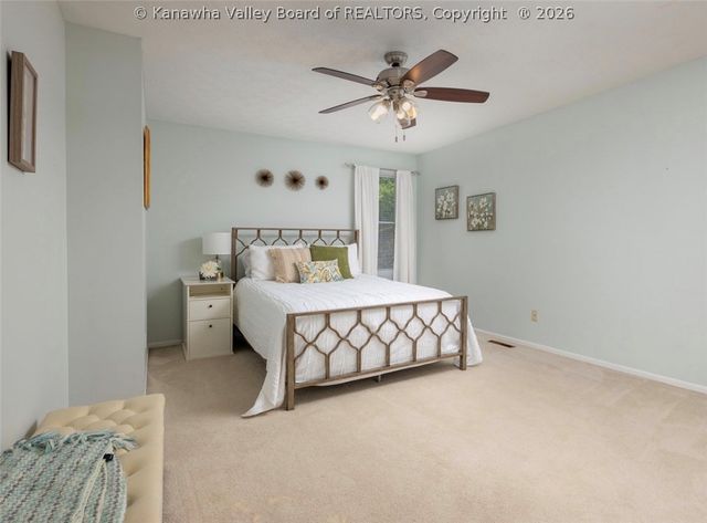 16 Carriage Road, Charleston, WV 25314