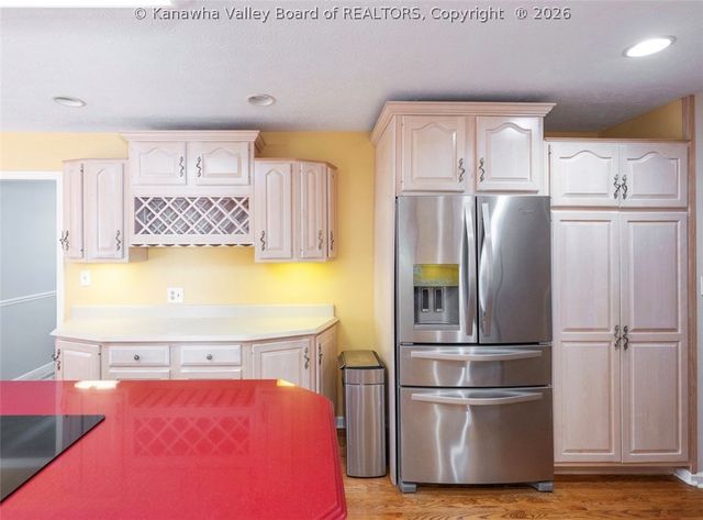 16 Carriage Road, Charleston, WV 25314