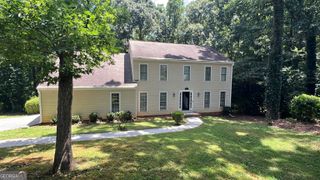 3884 Hunting Ridge Drive SW, Lilburn, GA 30047