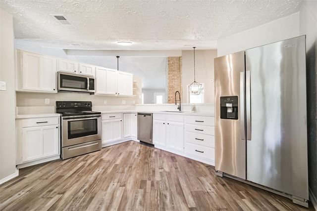 15806 Pfeiffer Drive, Houston, TX 77082