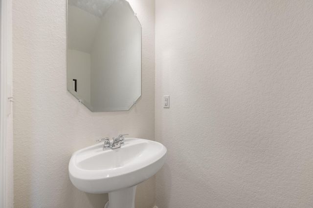 114 Pronghorn ST, Hutto, TX 78634