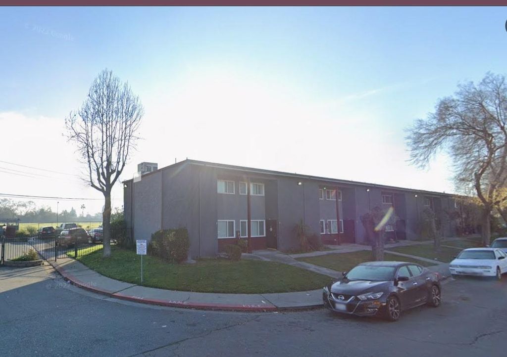 Image 2 of property listing at 4404 Manchester Avenue, Stockton, CA 95207