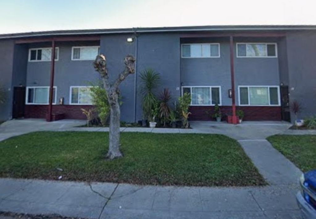 Image 3 of property listing at 4404 Manchester Avenue, Stockton, CA 95207