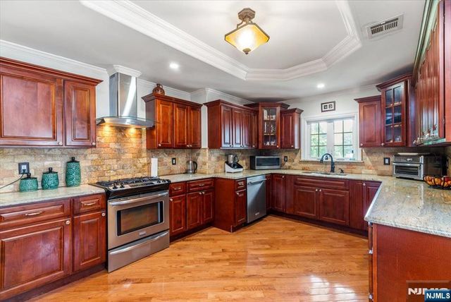 254 Elm Avenue, Teaneck, NJ 07666