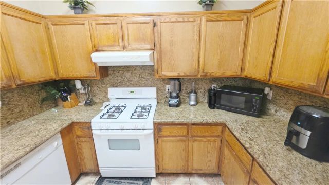 823 Deer Ridge, Bakersfield, CA 93306
