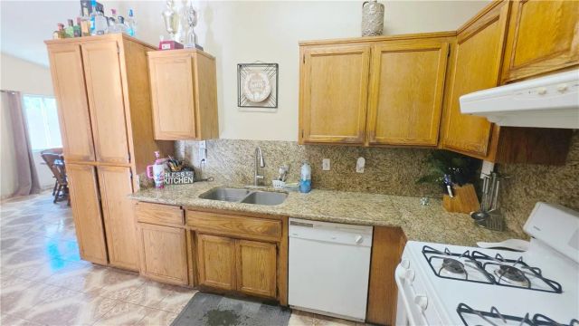 823 Deer Ridge, Bakersfield, CA 93306