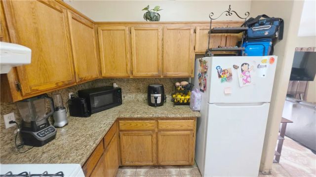 823 Deer Ridge, Bakersfield, CA 93306