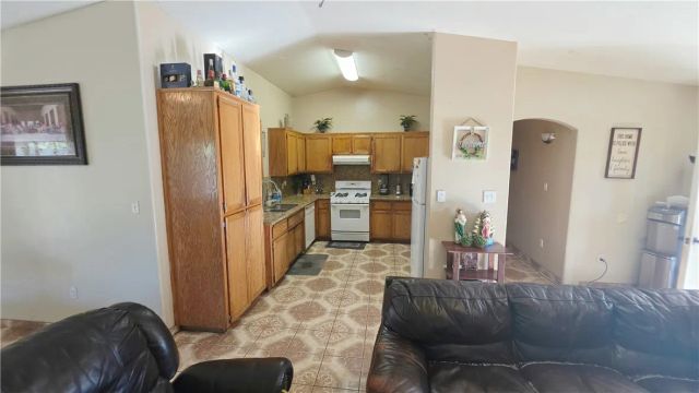 823 Deer Ridge, Bakersfield, CA 93306