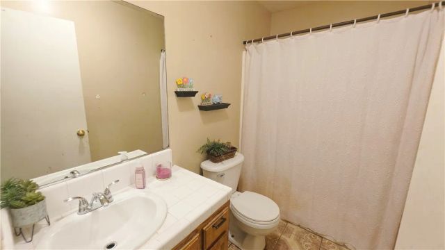 823 Deer Ridge, Bakersfield, CA 93306