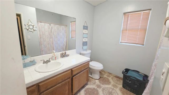 823 Deer Ridge, Bakersfield, CA 93306