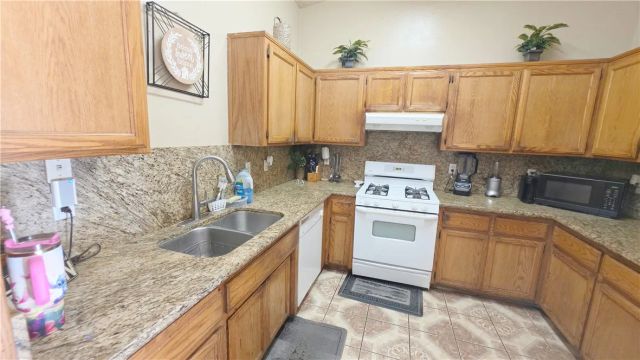 823 Deer Ridge, Bakersfield, CA 93306