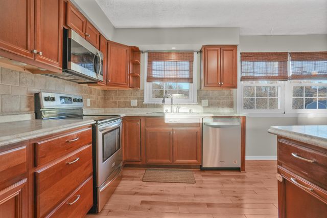 1379 Beulah Park, Lexington, KY 40517