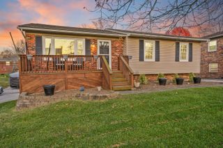 1379 Beulah Park, Lexington, KY 40517