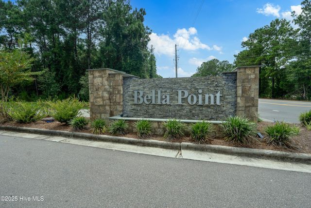 1808 Willowtree Court SE, Bolivia, NC 28422