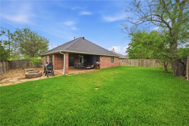 809 Emerald Dove Avenue, College Station, TX 77845
