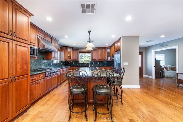 10159 Parr Avenue, Sunland, CA 91040