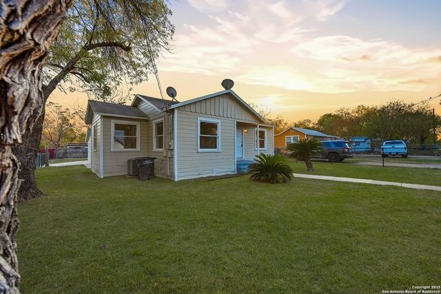 342 Bristol, San Antonio, TX 78214