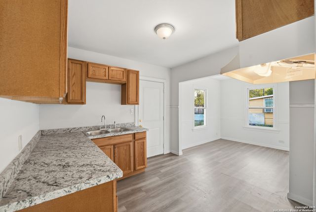 342 Bristol, San Antonio, TX 78214