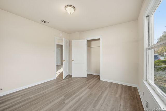 342 Bristol, San Antonio, TX 78214