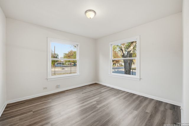 342 Bristol, San Antonio, TX 78214