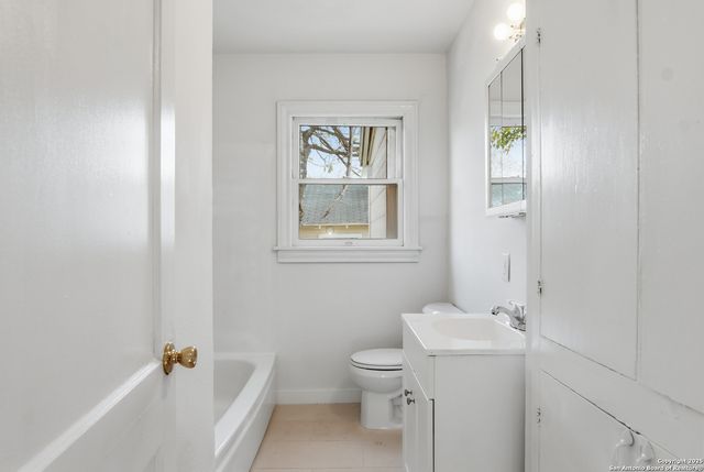 342 Bristol, San Antonio, TX 78214