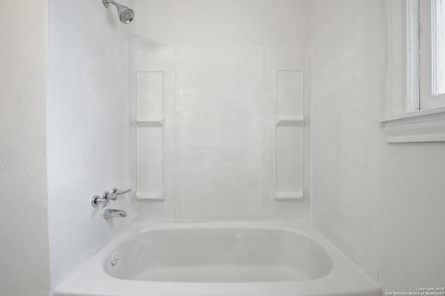 342 Bristol, San Antonio, TX 78214