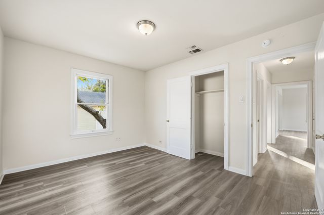 342 Bristol, San Antonio, TX 78214