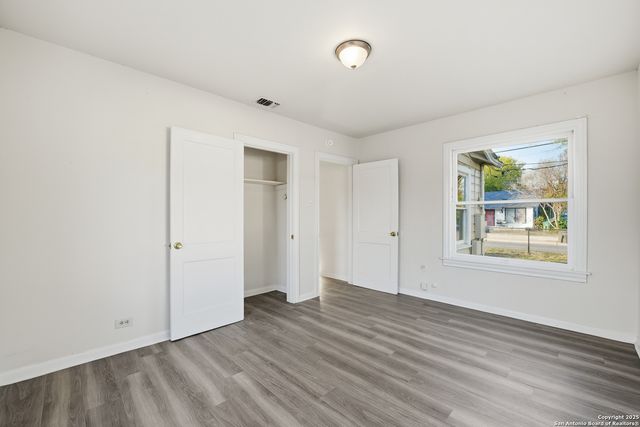 342 Bristol, San Antonio, TX 78214