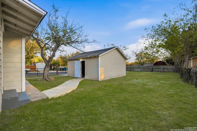 342 Bristol, San Antonio, TX 78214