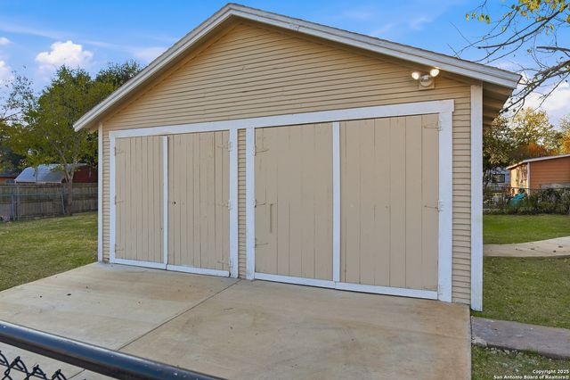 342 Bristol, San Antonio, TX 78214