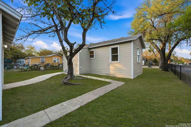 342 Bristol, San Antonio, TX 78214