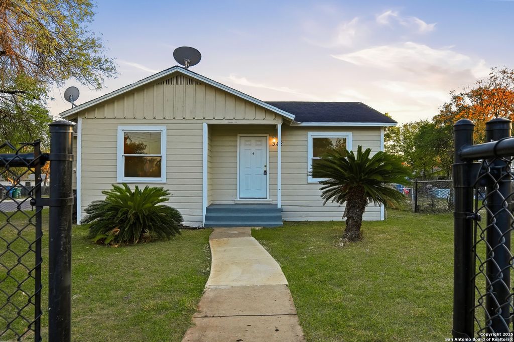 342 Bristol, San Antonio, TX 78214