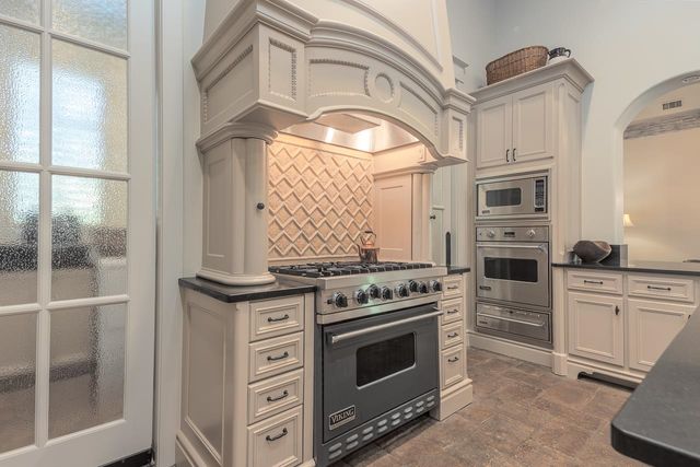 1244 CHERBOURG LN, Memphis, TN 38120