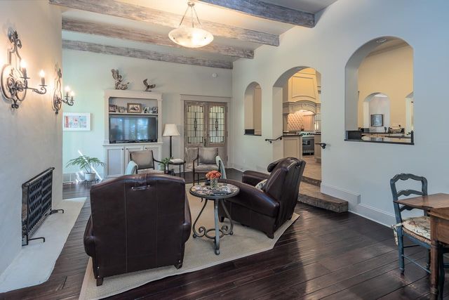 1244 CHERBOURG LN, Memphis, TN 38120