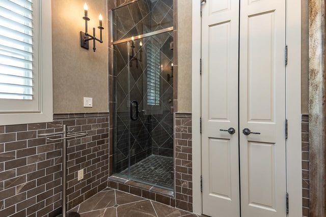 1244 CHERBOURG LN, Memphis, TN 38120