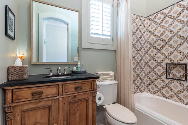 1244 CHERBOURG LN, Memphis, TN 38120